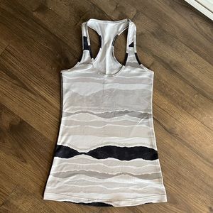 Lululemon Cool Racerback Grey White Black wavy stripe